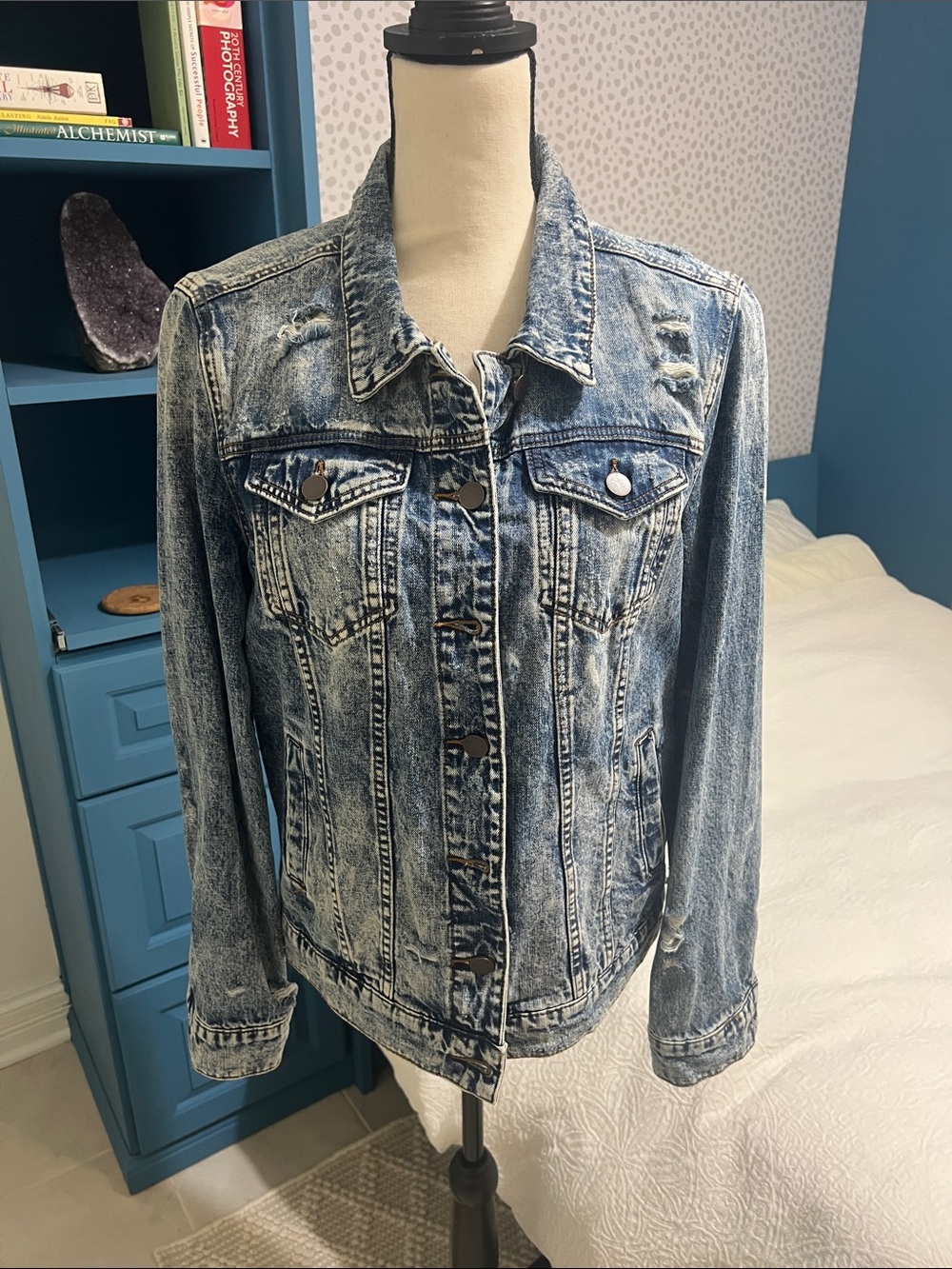 Kut from the Kloth Emma boyfriend acid Wash Distressed Denim Jacket Size small